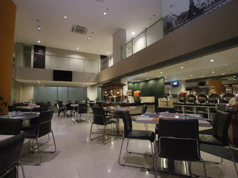 @hom Simpang Lima Hotel
